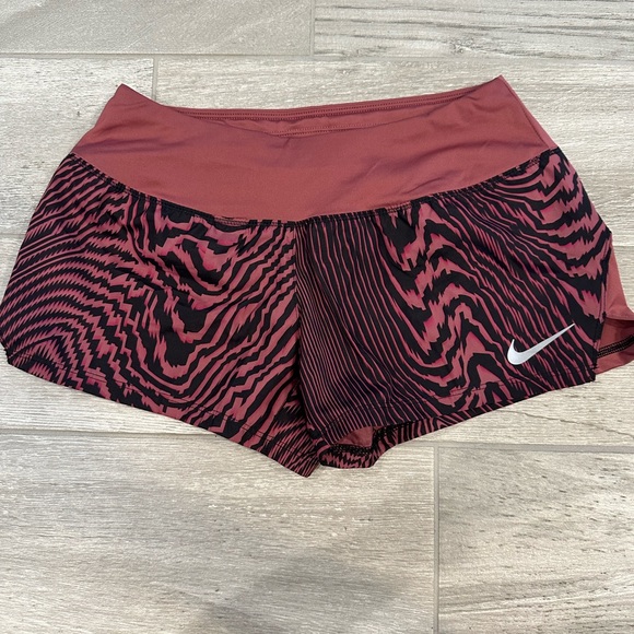 Nike Size XS Dusty Wine Dri-Fit Track Zebra Striped shorts - Picture 1 of 3